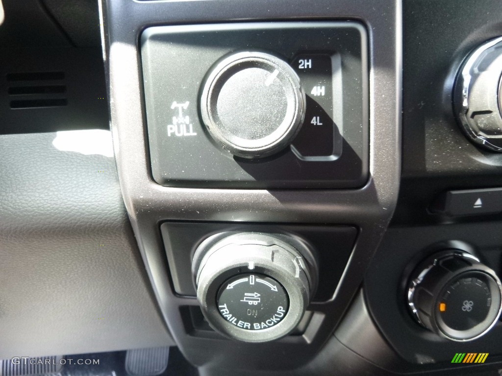 2017 F150 XLT SuperCab 4x4 - Lightning Blue / Earth Gray photo #16