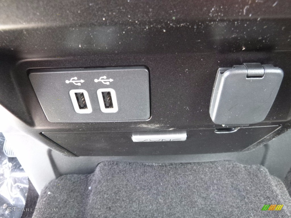 2017 F150 XLT SuperCab 4x4 - Lightning Blue / Earth Gray photo #19