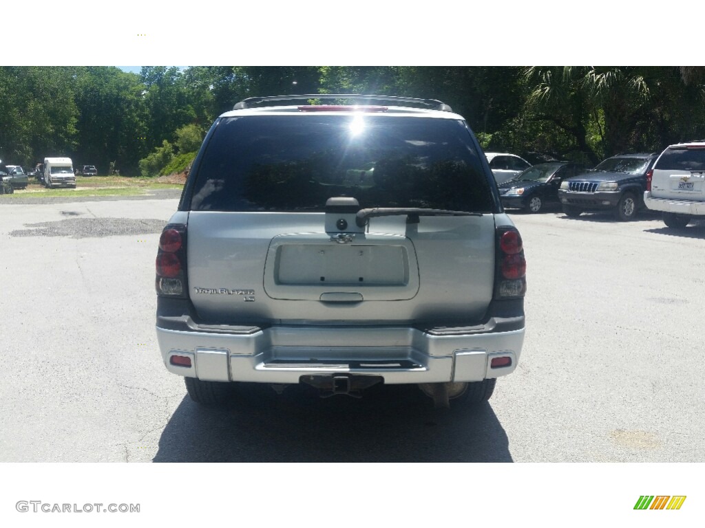 2007 TrailBlazer LS 4x4 - Moondust Metallic / Light Gray photo #4