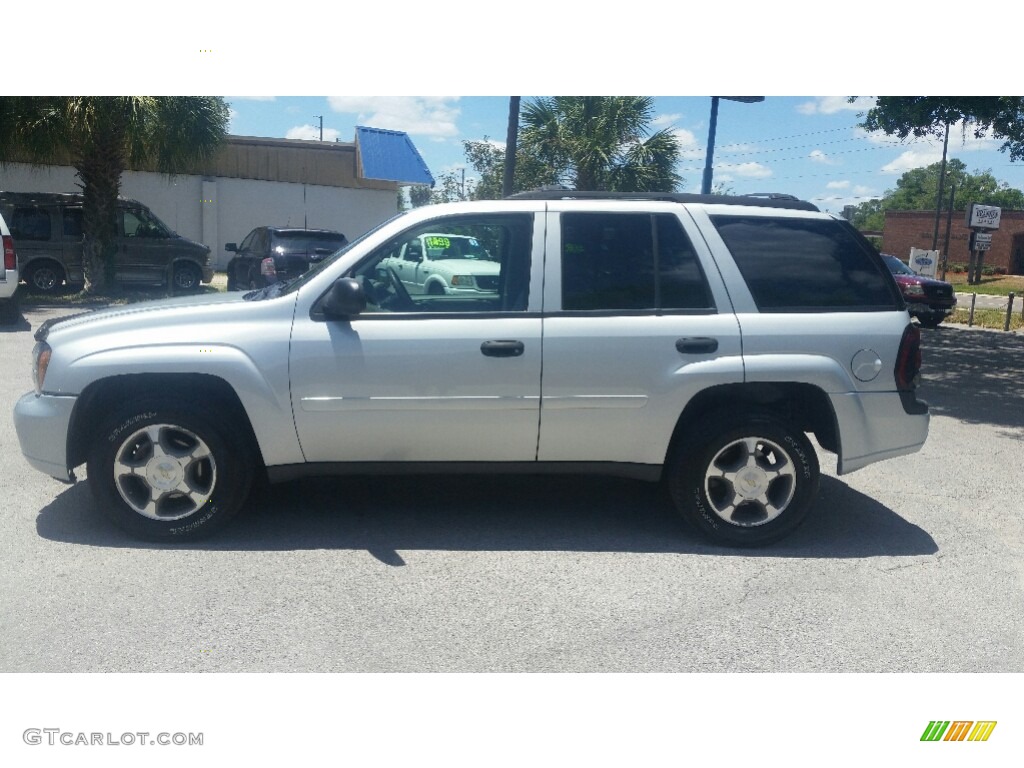 2007 TrailBlazer LS 4x4 - Moondust Metallic / Light Gray photo #6