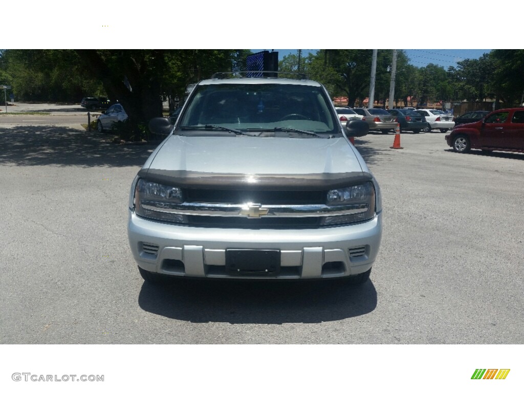2007 TrailBlazer LS 4x4 - Moondust Metallic / Light Gray photo #8