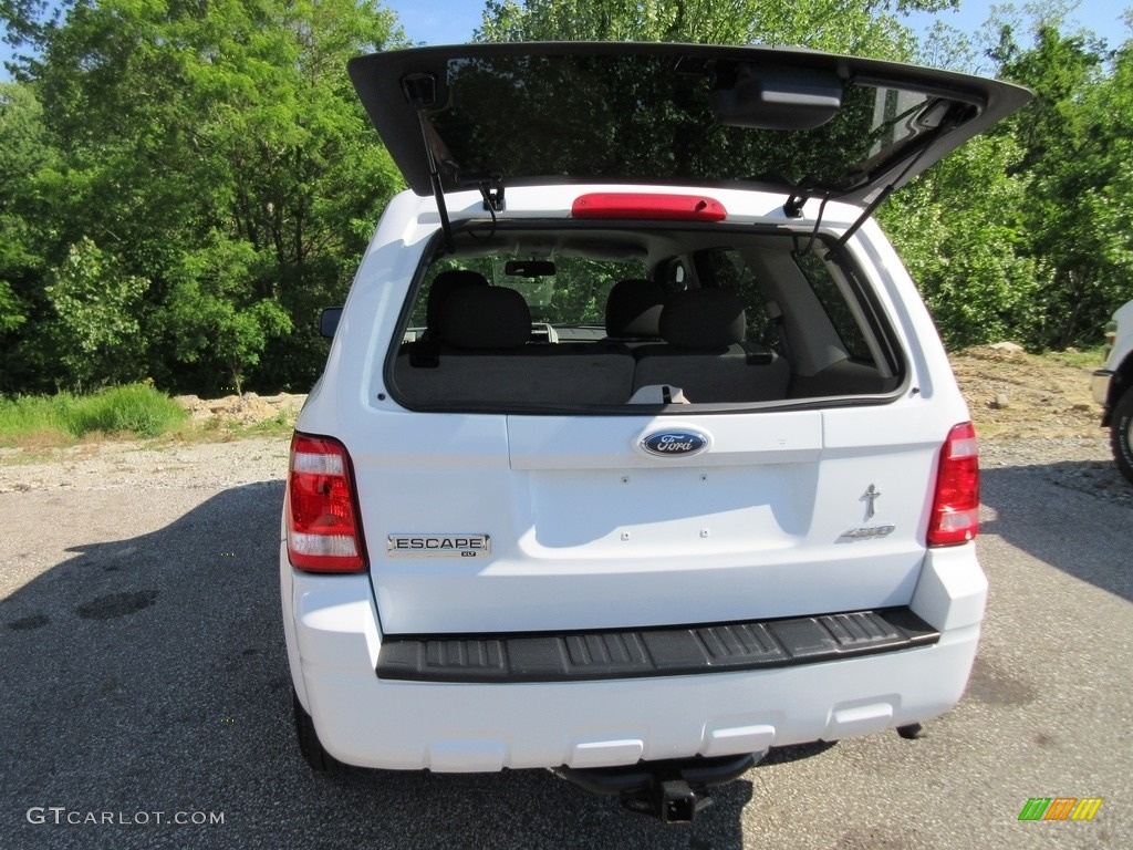 2009 Escape XLT V6 4WD - Oxford White / Stone photo #13