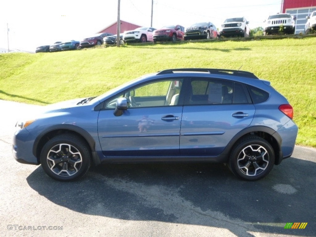 2014 XV Crosstrek 2.0i Limited - Quartz Blue Pearl / Ivory photo #3
