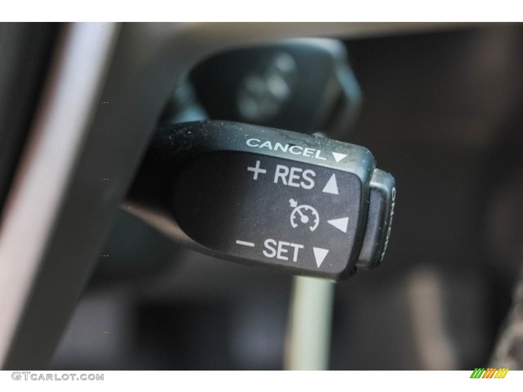 2011 tC  - Classic Silver Metallic / Dark Charcoal photo #36