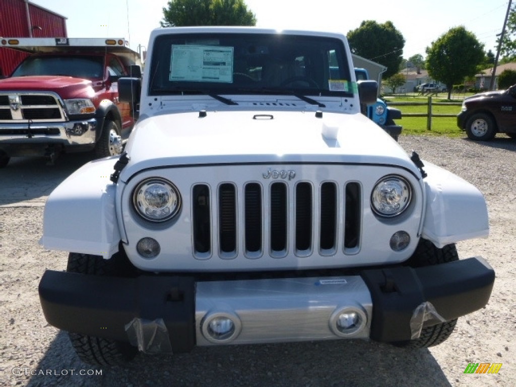 2017 Wrangler Unlimited Sahara 4x4 - Bright White / Black/Dark Saddle photo #8