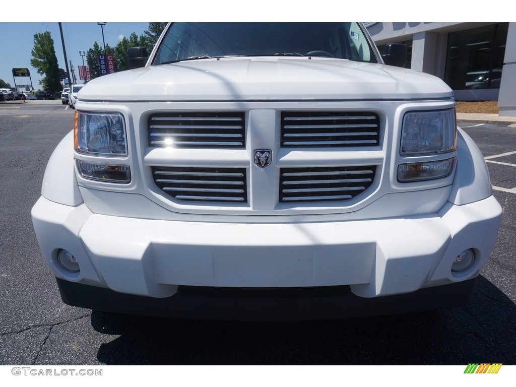 2011 Nitro Heat - Bright White / Dark Slate Gray photo #2