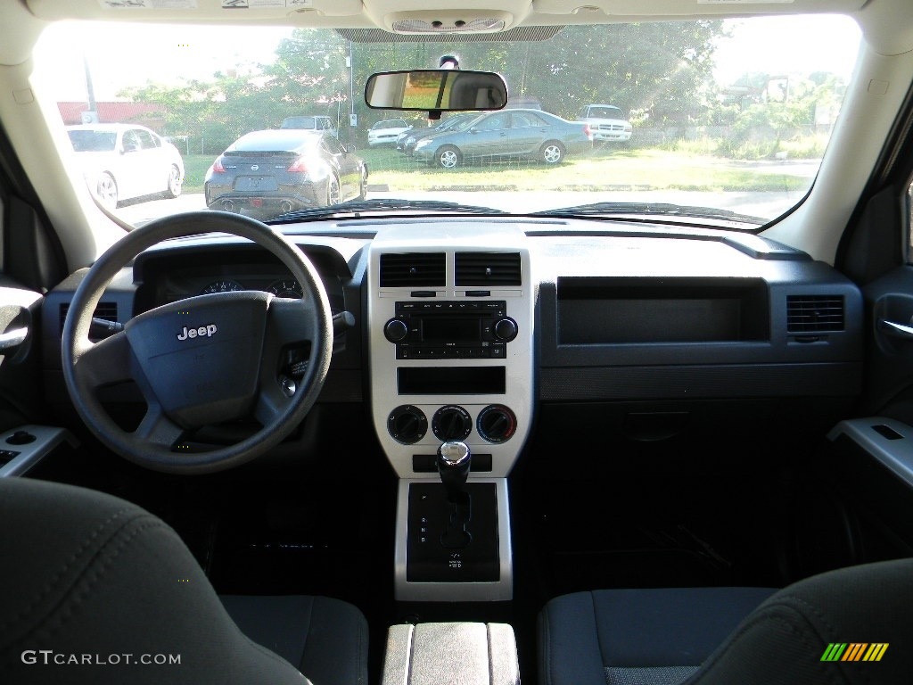 2008 Patriot Sport - Jeep Green Metallic / Dark Slate Gray photo #13