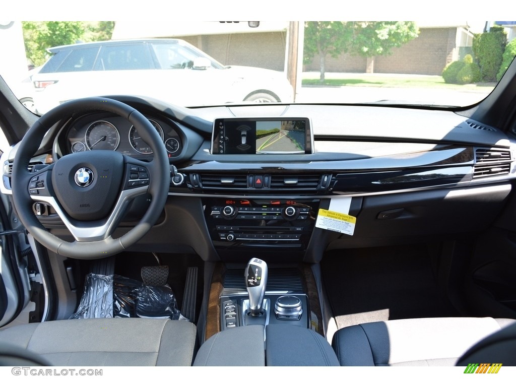 2017 X5 xDrive35i - Glacier Silver Metallic / Black photo #15