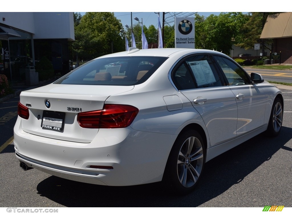 2017 3 Series 330i xDrive Sedan - Alpine White / Saddle Brown photo #3