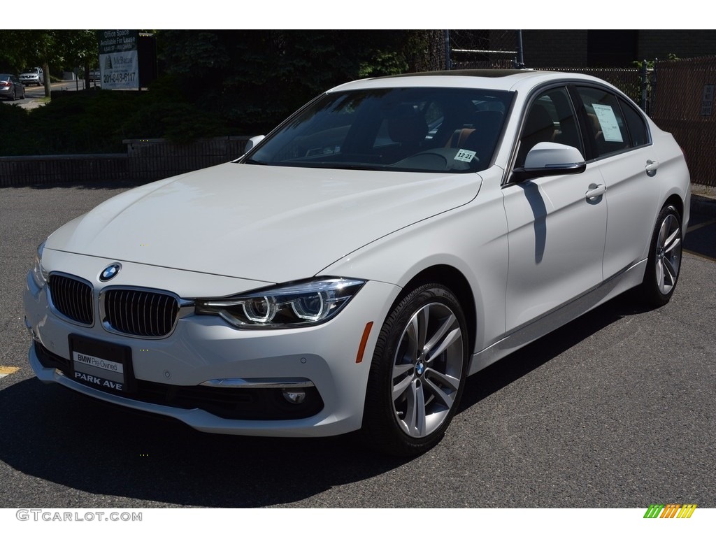 2017 3 Series 330i xDrive Sedan - Alpine White / Saddle Brown photo #6