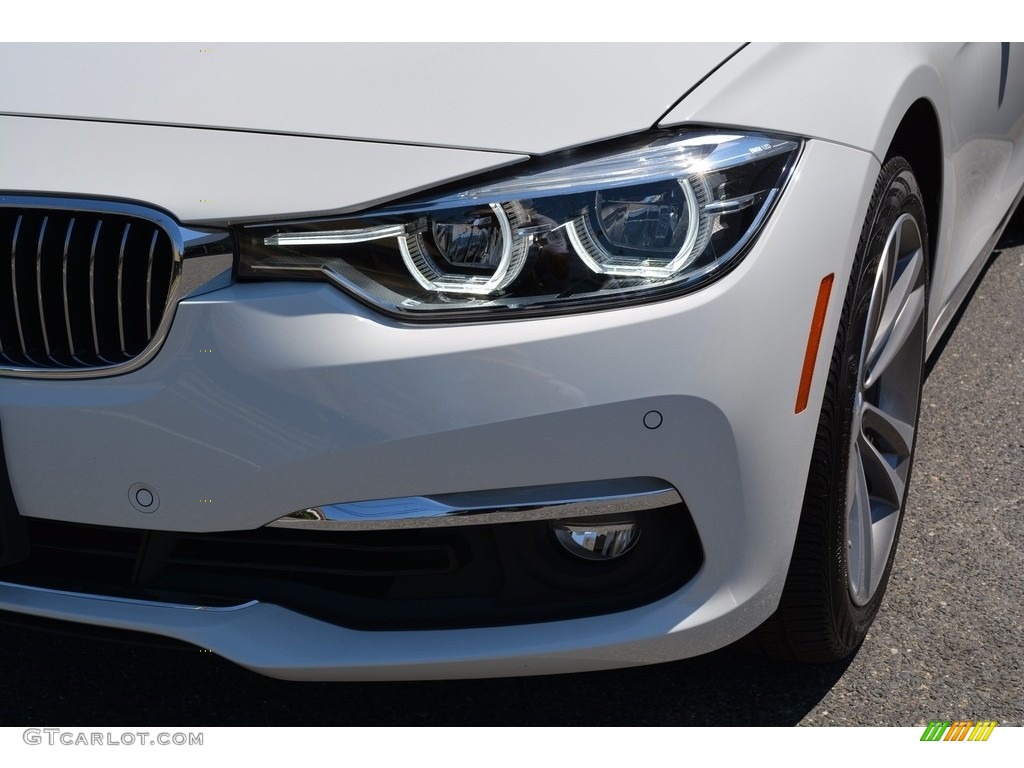 2017 3 Series 330i xDrive Sedan - Alpine White / Saddle Brown photo #31