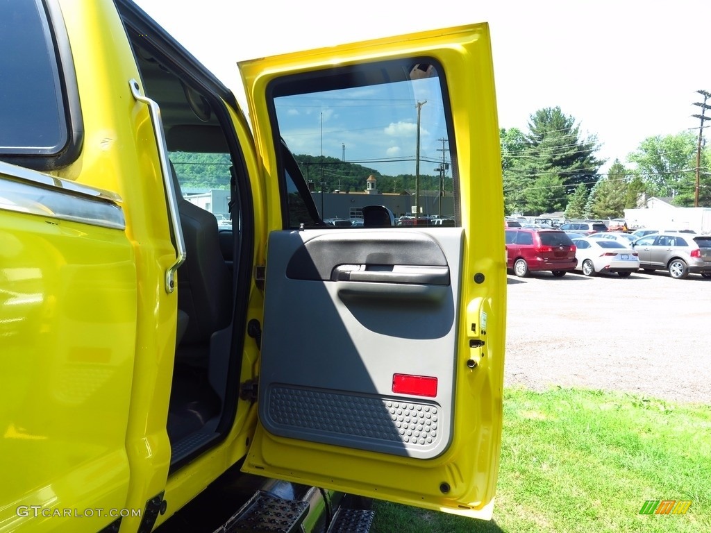 2007 F650 Super Duty XLT CrewCab - Yellow / Medium Dark Flint photo #23