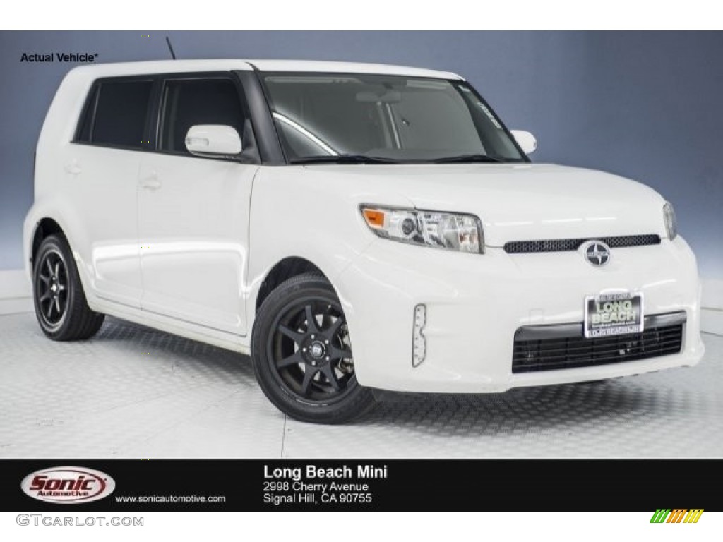 2013 xB  - Super White / Dark Gray photo #1
