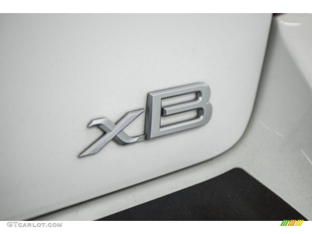 2013 xB  - Super White / Dark Gray photo #7