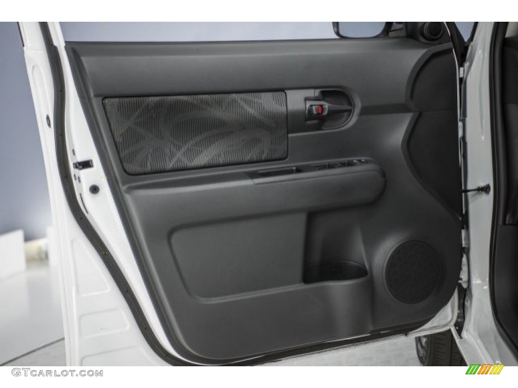 2013 xB  - Super White / Dark Gray photo #19