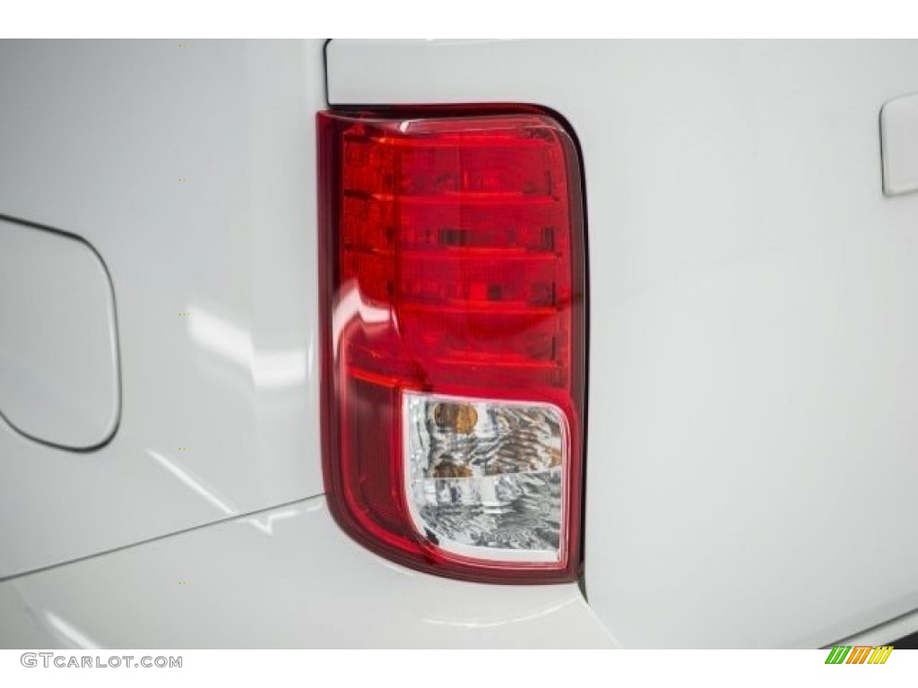 2013 xB  - Super White / Dark Gray photo #20