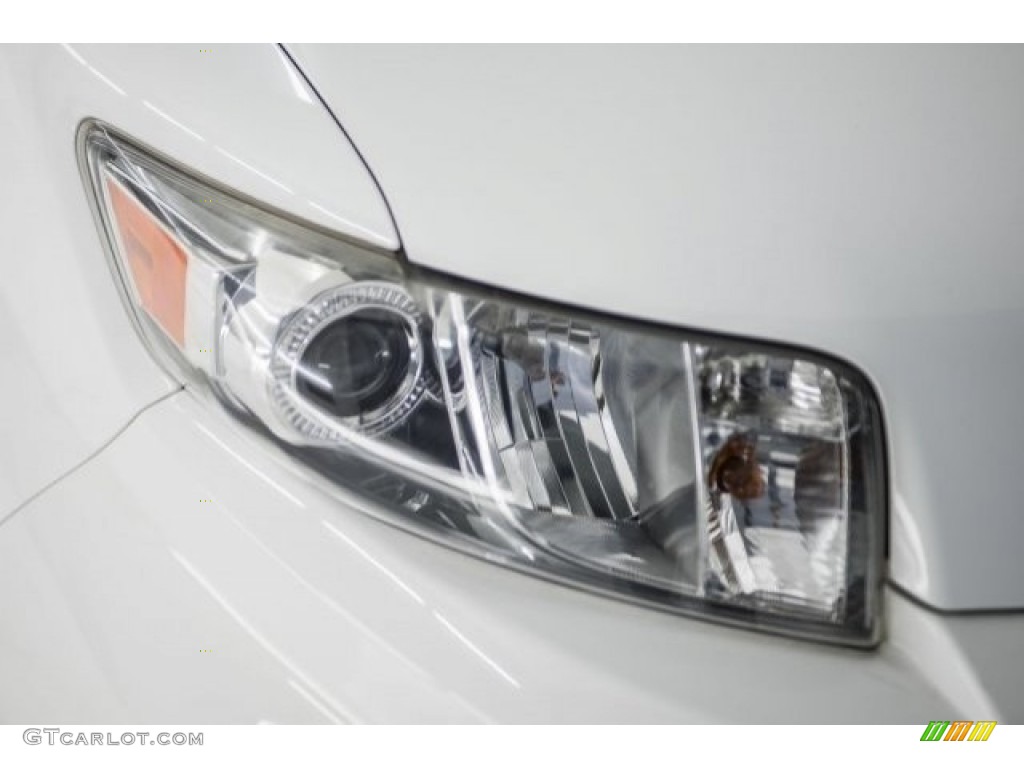 2013 xB  - Super White / Dark Gray photo #27