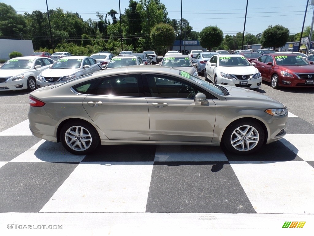 2016 Fusion SE - Tectonic Metallic / Dune photo #3