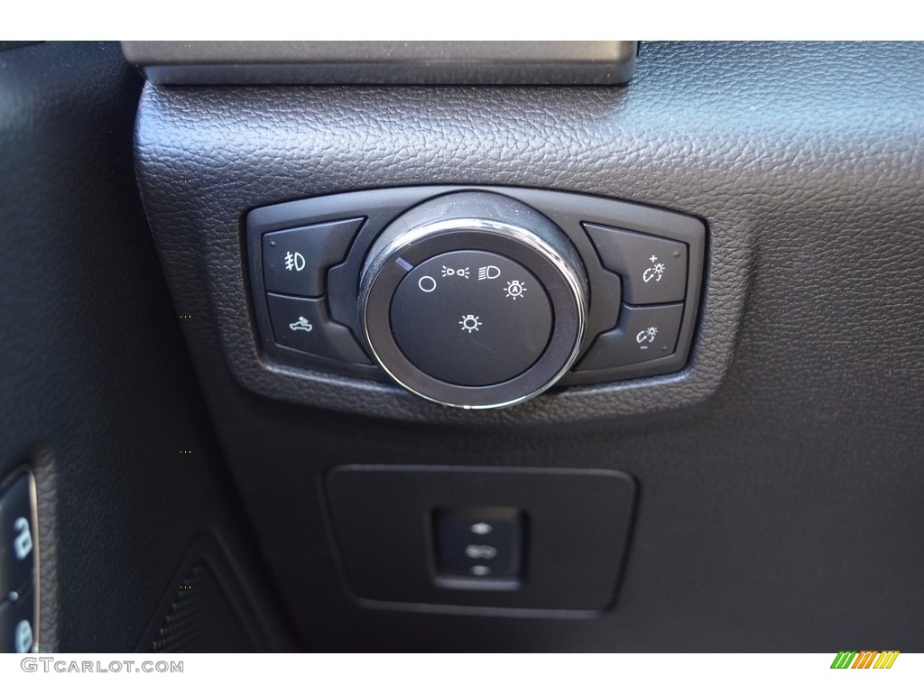 2017 F150 XLT SuperCrew 4x4 - Oxford White / Black photo #23
