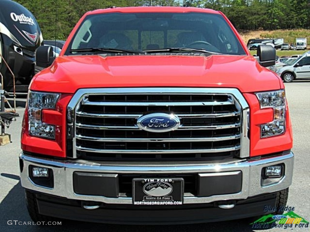 2017 F150 XLT SuperCrew 4x4 - Race Red / Earth Gray photo #8