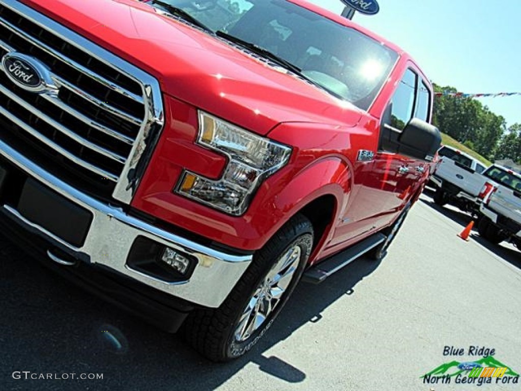 2017 F150 XLT SuperCrew 4x4 - Race Red / Earth Gray photo #33