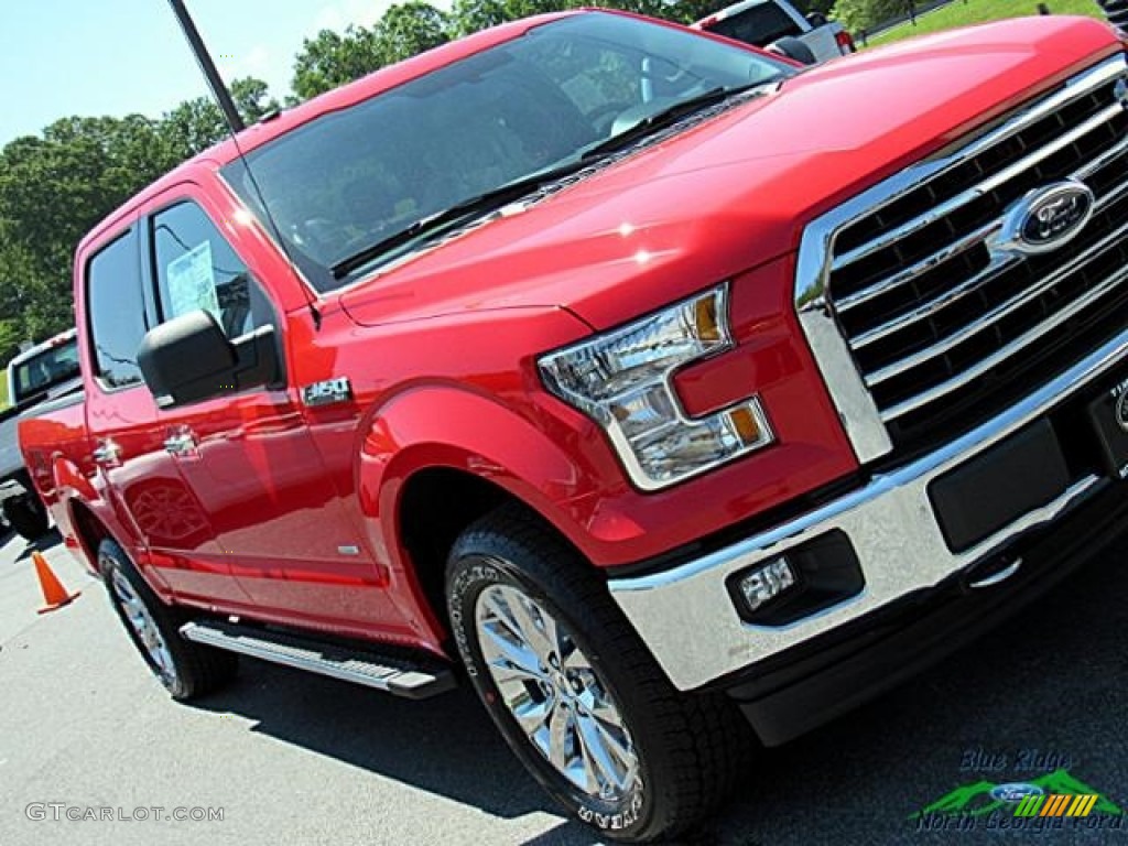 2017 F150 XLT SuperCrew 4x4 - Race Red / Earth Gray photo #34