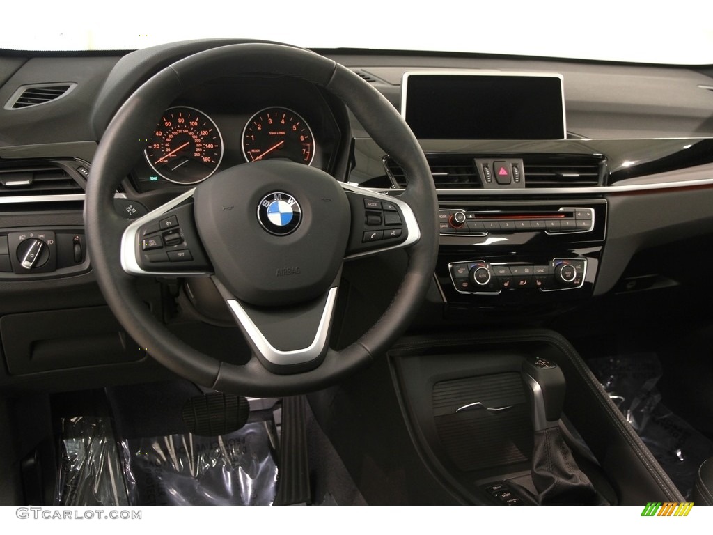 2017 X1 xDrive28i - Mediterranean Blue Metallic / Black photo #6