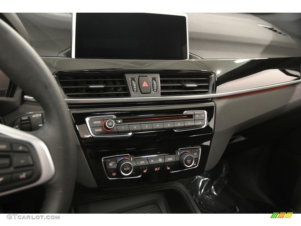 2017 X1 xDrive28i - Mediterranean Blue Metallic / Black photo #9