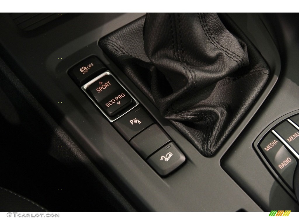 2017 X1 xDrive28i - Mediterranean Blue Metallic / Black photo #15