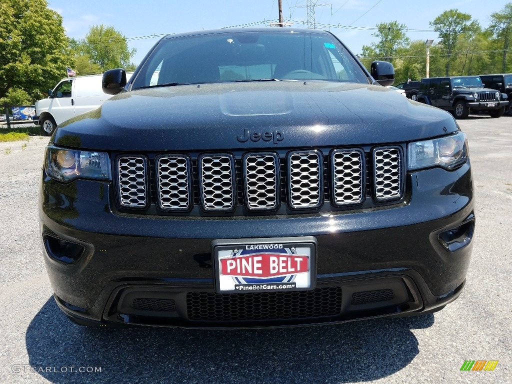 2017 Grand Cherokee Laredo 4x4 - Diamond Black Crystal Pearl / Black photo #2