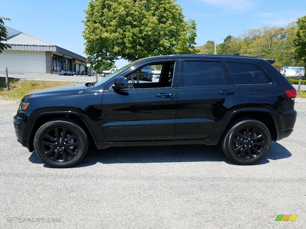 2017 Grand Cherokee Laredo 4x4 - Diamond Black Crystal Pearl / Black photo #3