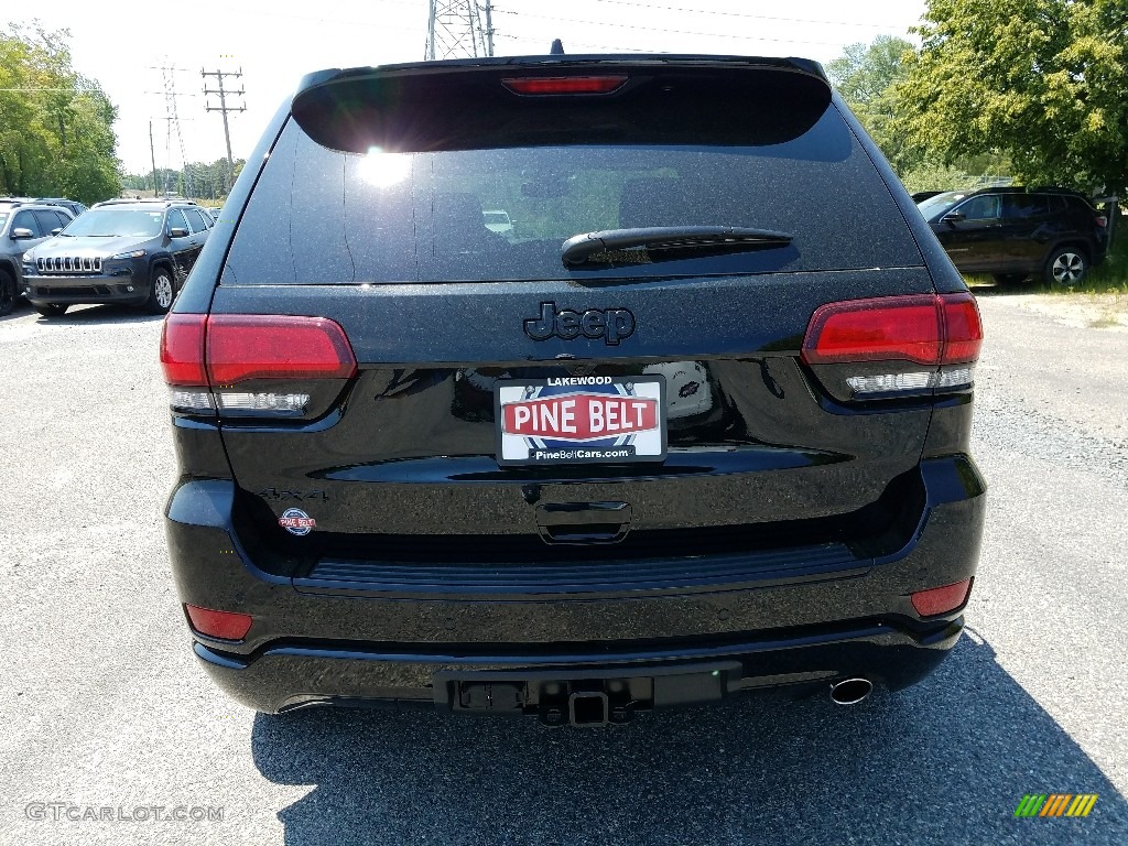 2017 Grand Cherokee Laredo 4x4 - Diamond Black Crystal Pearl / Black photo #5