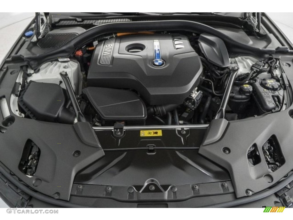 2018 BMW 5 Series 530e iPerfomance Sedan 2.0 Liter e DI TwinPower Turbocharged DOHC 16-Valve VVT 4 Cylinder Gasoline/Plug-In Electric Hybrid Engine Photo #120540810