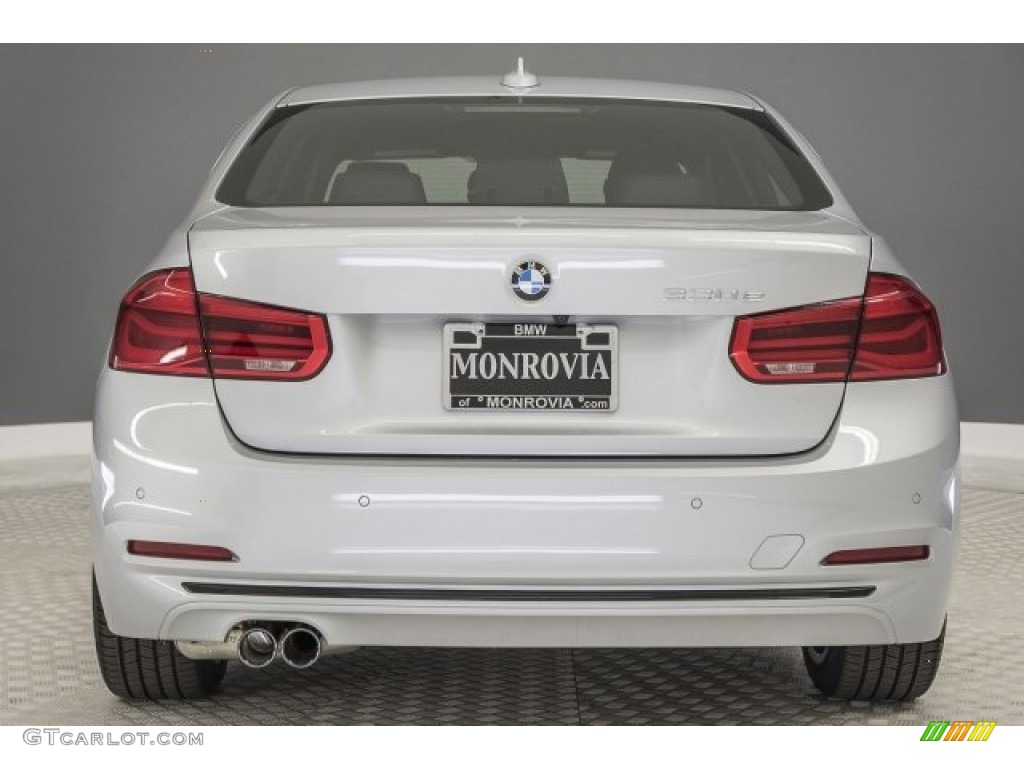 2017 3 Series 330e iPerfomance Sedan - Glacier Silver Metallic / Black photo #4