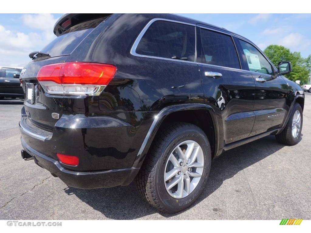 2017 Grand Cherokee Overland 4x4 - Diamond Black Crystal Pearl / Brown/Light Frost Beige photo #3