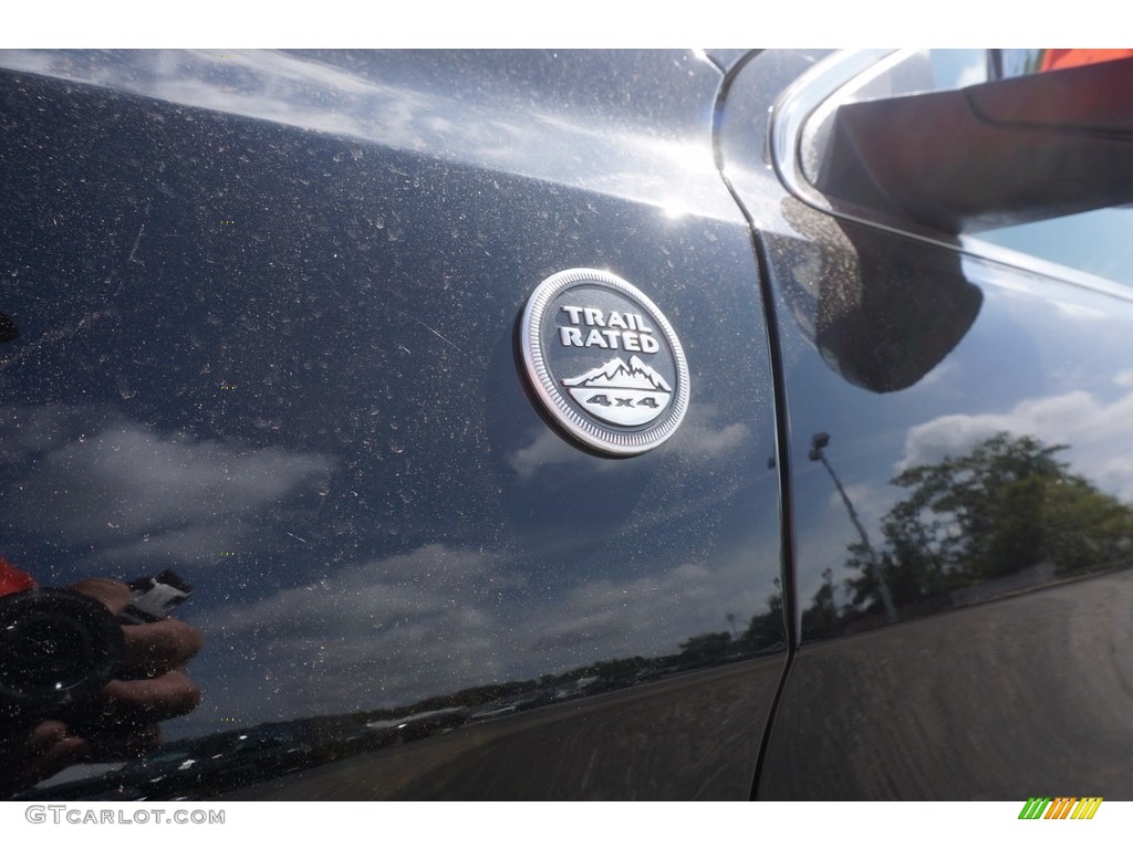 2017 Grand Cherokee Overland 4x4 - Diamond Black Crystal Pearl / Brown/Light Frost Beige photo #6