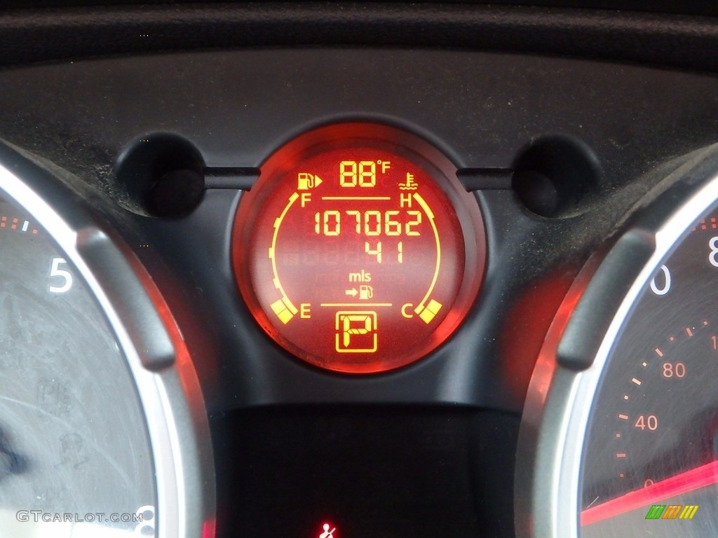 2010 Rogue SL AWD - Venom Red / Black photo #15