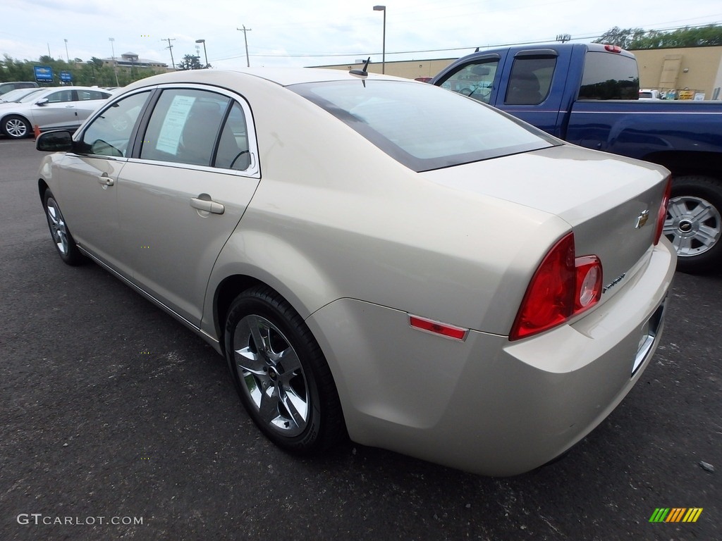 2010 Malibu LT Sedan - Gold Mist Metallic / Cocoa/Cashmere photo #2