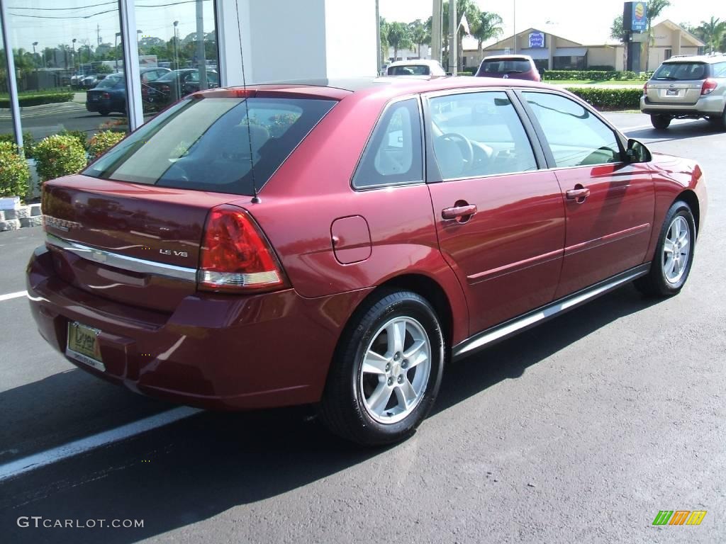 2004 Malibu Maxx LS Wagon - Sport Red Metallic / Neutral photo #5