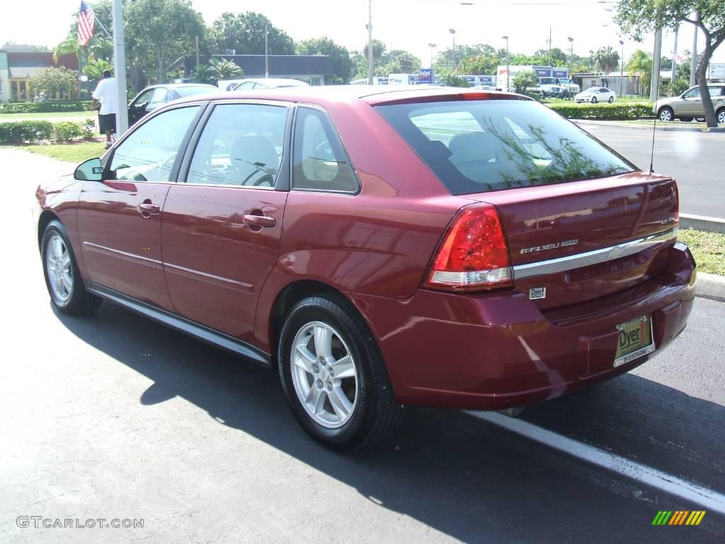 2004 Malibu Maxx LS Wagon - Sport Red Metallic / Neutral photo #7