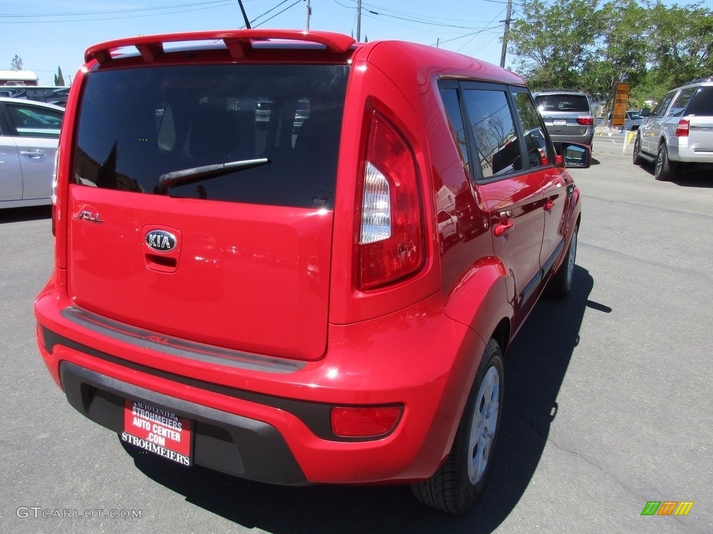 2013 Soul 1.6 - Molten Red / Black Cloth photo #7