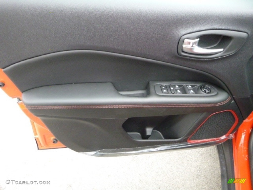 2017 Jeep Compass Trailhawk 4x4 Door Panel Photos