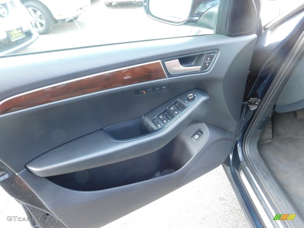 2011 Q5 2.0T quattro - Deep Sea Blue Pearl Effect / Black photo #13