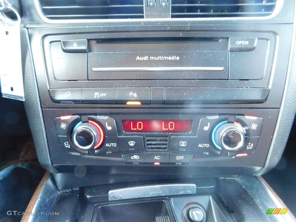 2011 Q5 2.0T quattro - Deep Sea Blue Pearl Effect / Black photo #28
