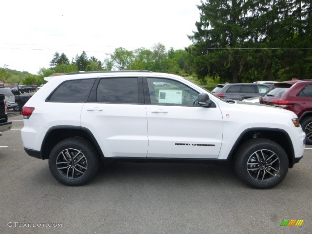 2017 Grand Cherokee Trailhawk 4x4 - Bright White / Black photo #6