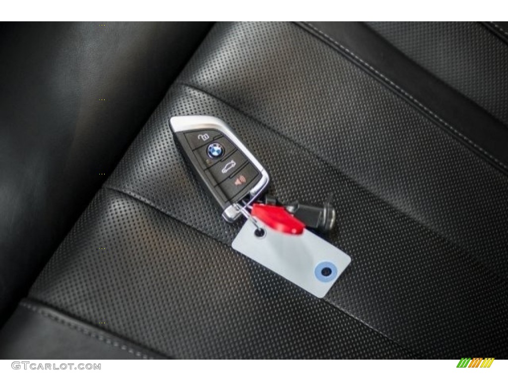 2016 X6 M  - Alpine White / Black photo #11