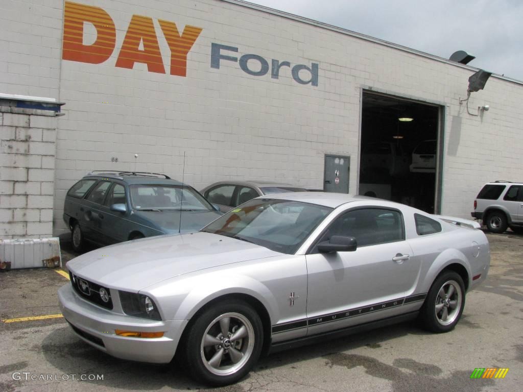 2006 Mustang V6 Premium Coupe - Satin Silver Metallic / Dark Charcoal photo #1