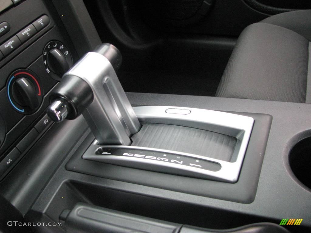 2006 Mustang V6 Premium Coupe - Satin Silver Metallic / Dark Charcoal photo #11