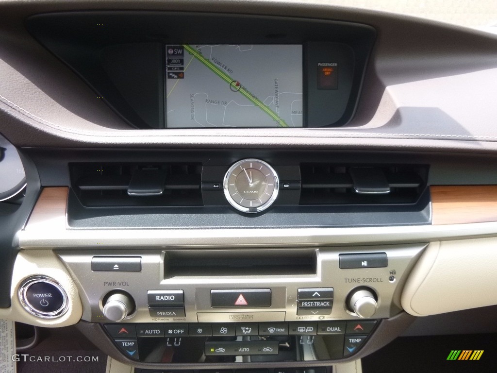 2017 Lexus ES 300h Hybrid Controls Photo #120570022
