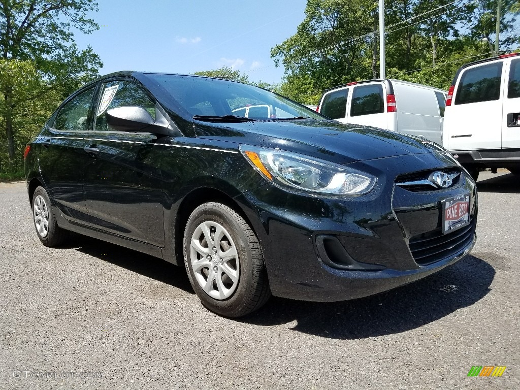 2012 Accent GLS 4 Door - Ultra Black / Gray photo #1